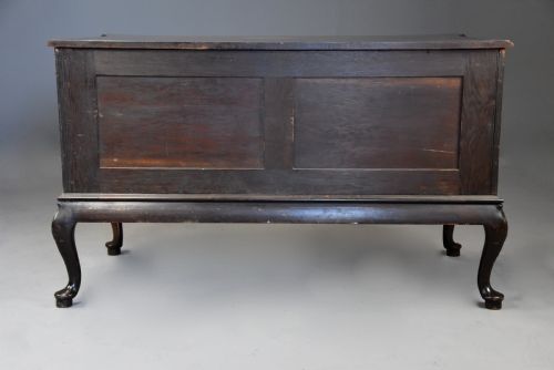 SUPERB QUALITY LATE 19TH CENTURY SERPENTINE COMMODE IN THE CHIPPENDALE STYLE OF LARGE PROPORTIONS - ADDITIONAL PHOTO 16