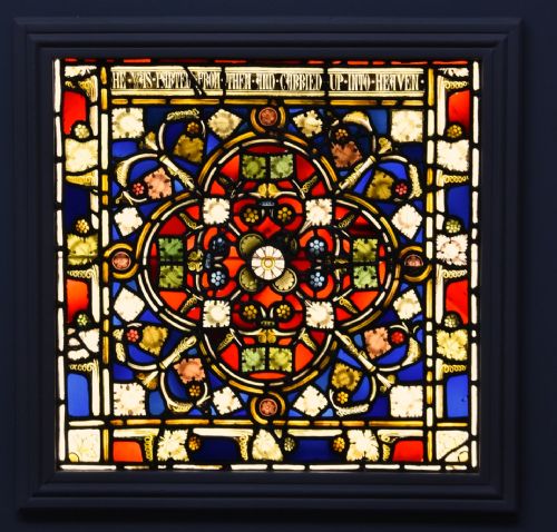 STUNNING LARGESCALE MID 19TH CENTURY EARLIER HIGHLY DECORATIVE STAINED GLASS TRIPTYCH - ADDITIONAL PHOTO 4