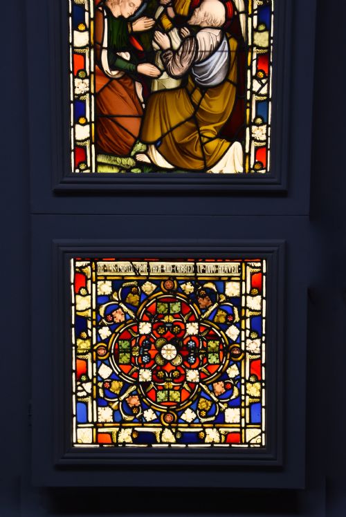 STUNNING LARGESCALE MID 19TH CENTURY EARLIER HIGHLY DECORATIVE STAINED GLASS TRIPTYCH - ADDITIONAL PHOTO 12