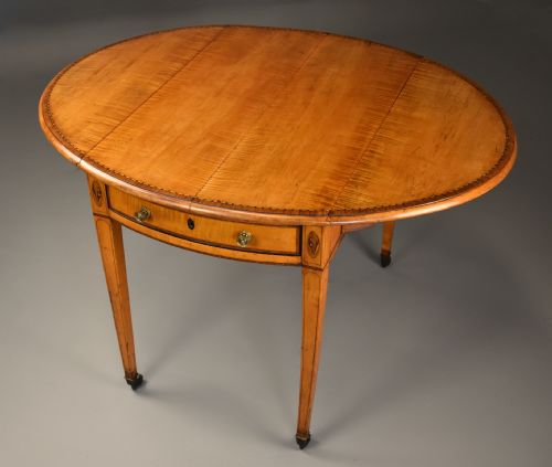 RARE LATE 18TH CENTURY SOLID FIDDLEBACK SYCAMORE PEMBROKE TABLE OF FINE PATINA - ADDITIONAL PHOTO 1