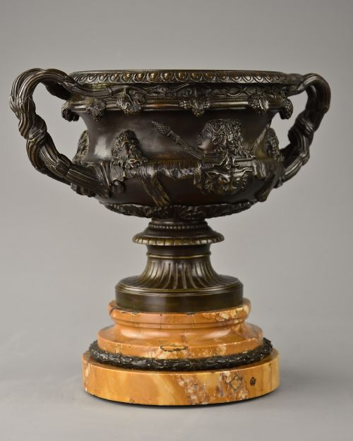 LATE 19TH CENTURY GRAND TOUR BRONZE REDUCTION OF 'THE WARWICK VASE' AFTER THE ANTIQUE - ADDITIONAL PHOTO 3