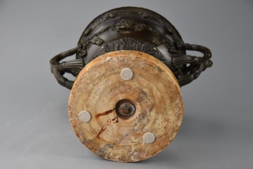 LATE 19TH CENTURY GRAND TOUR BRONZE REDUCTION OF 'THE WARWICK VASE' AFTER THE ANTIQUE - ADDITIONAL PHOTO 9