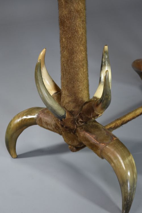 LATE 19TH CENTURY HIGHLY DECORATIVE UNUSUAL GERMAN COW HORN TABLE IN ORIGINAL CONDITION - ADDITIONAL PHOTO 5