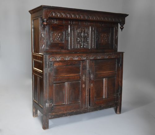 MID 17TH CENTURY CARVED OAK PRESS CUPBOARD IN ORIGINAL UNTOUCHED CONDITION WITH SUPERB ORIGINAL PATINA - ADDITIONAL PHOTO 2