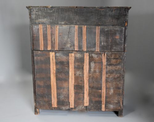 MID 17TH CENTURY CARVED OAK PRESS CUPBOARD IN ORIGINAL UNTOUCHED CONDITION WITH SUPERB ORIGINAL PATINA - ADDITIONAL PHOTO 13