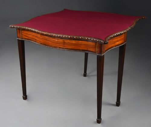 FINE EXAMPLE OF A MID 18TH CENTURY SERPENTINE MAHOGANY CARD TABLE OF EXCEPTIONAL ORIGINAL PATINA - ADDITIONAL PHOTO 11
