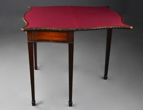 FINE EXAMPLE OF A MID 18TH CENTURY SERPENTINE MAHOGANY CARD TABLE OF EXCEPTIONAL ORIGINAL PATINA - ADDITIONAL PHOTO 12