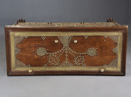 HIGHLY DECORATIVE MID 19TH CENTURY ZANZIBAR TRADERS CHEST WITH BRASS STUD DECORATION - ADDITIONAL PHOTO 12