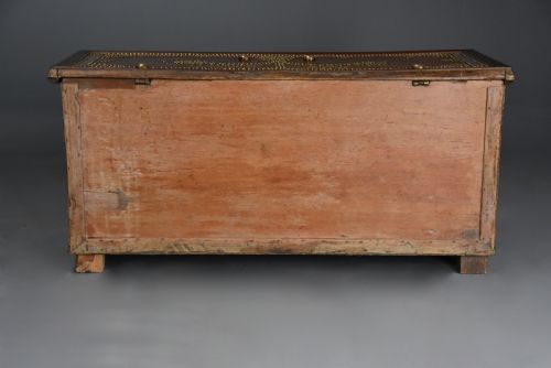 HIGHLY DECORATIVE MID 19TH CENTURY ZANZIBAR TRADERS CHEST WITH BRASS STUD DECORATION - ADDITIONAL PHOTO 14
