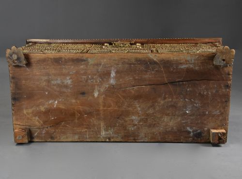 HIGHLY DECORATIVE MID 19TH CENTURY ZANZIBAR TRADERS CHEST WITH BRASS STUD DECORATION - ADDITIONAL PHOTO 15