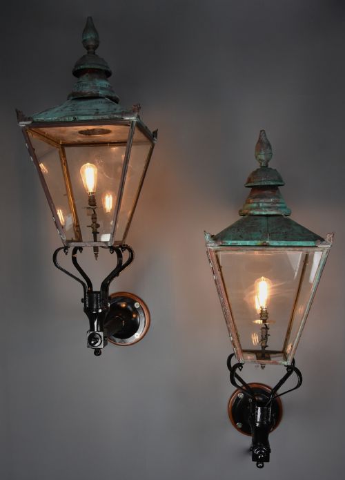 LARGE PAIR OF WINDSOR STYLE COPPER STREET LANTERNS SUPPORTED ON SOPHISTICATED SPIRAL TWIST WALL BRACKETS - ADDITIONAL PHOTO 2