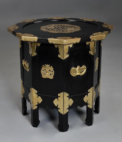EARLY 20THC HIGHLY DECORATIVE ORIENTAL EBONISED BRASS OCTAGONAL OCCASIONAL TABLE