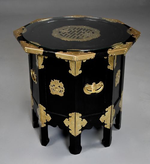 EARLY 20TH CENTURY HIGHLY DECORATIVE ORIENTAL EBONISED BRASS OCTAGONAL OCCASIONAL TABLE - ADDITIONAL PHOTO 3