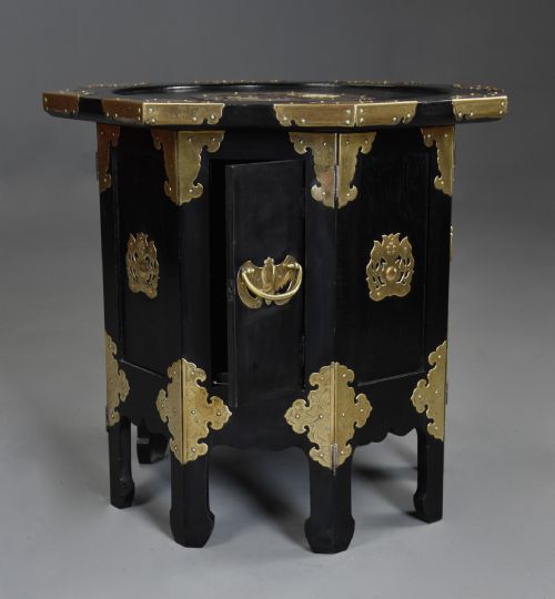 EARLY 20TH CENTURY HIGHLY DECORATIVE ORIENTAL EBONISED BRASS OCTAGONAL OCCASIONAL TABLE - ADDITIONAL PHOTO 7