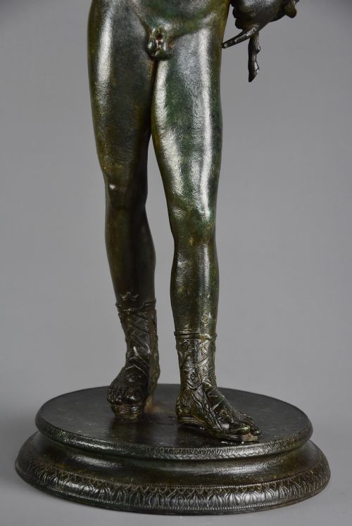 LARGE LATE 19TH CENTURY GRAND TOUR NEAPOLITAN BRONZE FIGURE OF NARCISSUS OR BACCHUS AFTER THE ANTIQUE WITH GREEN PATINATION - ADDITIONAL PHOTO 11