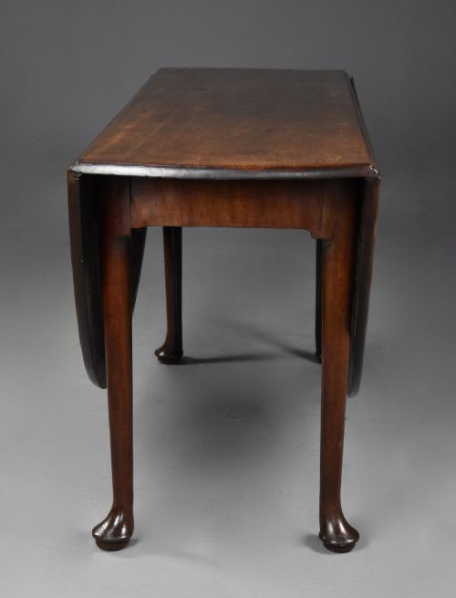 LARGE MID 18TH CENTURY SOLID WALNUT DROP LEAF DINING TABLE WITH FINE FADED PATINA - ADDITIONAL PHOTO 6