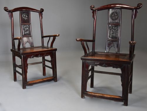 SUPER PAIR OF LATE 19TH CENTURY CHINESE ELM YOKEBACK ARMCHAIRS OF GOOD PATINA WITH ORIGINAL RED LACQUER - ADDITIONAL PHOTO 3