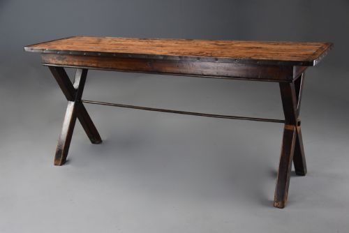 EARLY 19TH CENTURY SYCAMORE TRESTLE ENDED TAVERN TABLE OF FINE PATINA - ADDITIONAL PHOTO 2