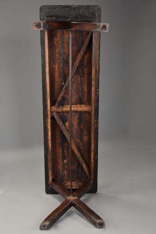 EARLY 19TH CENTURY SYCAMORE TRESTLE ENDED TAVERN TABLE OF FINE PATINA - ADDITIONAL PHOTO 13