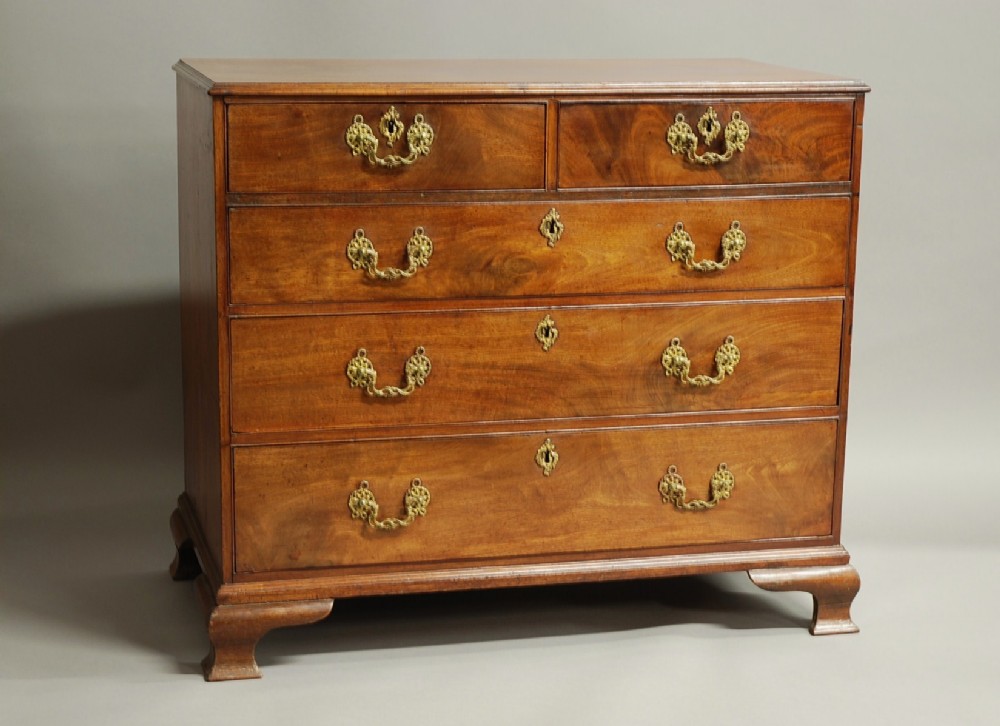 George III mahogany chest of drawers