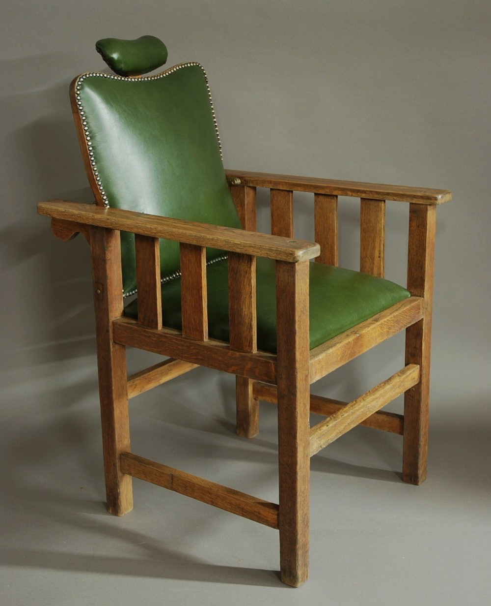 Early 20th century Arts & Crafts oak barber's chair