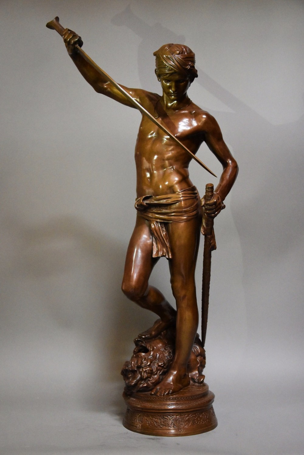 Large late 19th century fine quality French bronze 'David Vanqueur'  by Antonin Mercie