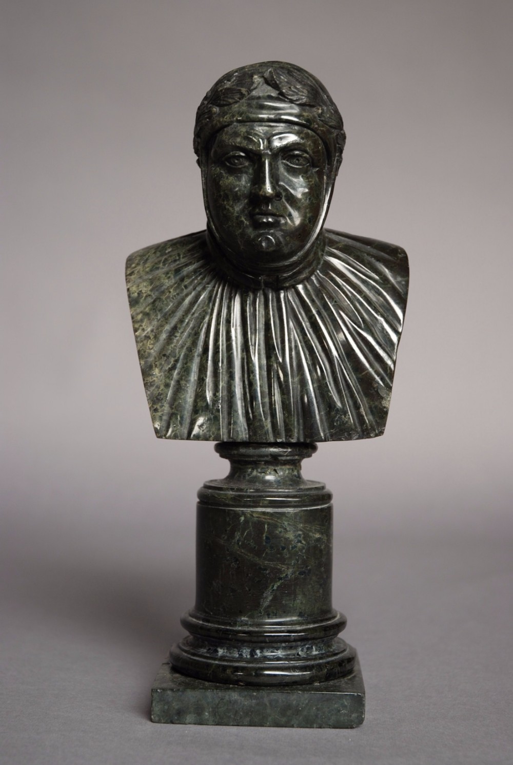 Fine quality 19th century serpentine carved bust of Dante