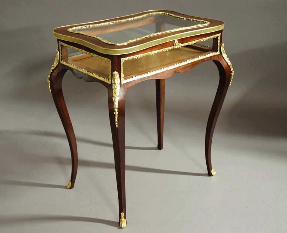 French 19th century mahogany freestanding bijouterie table of small proportions