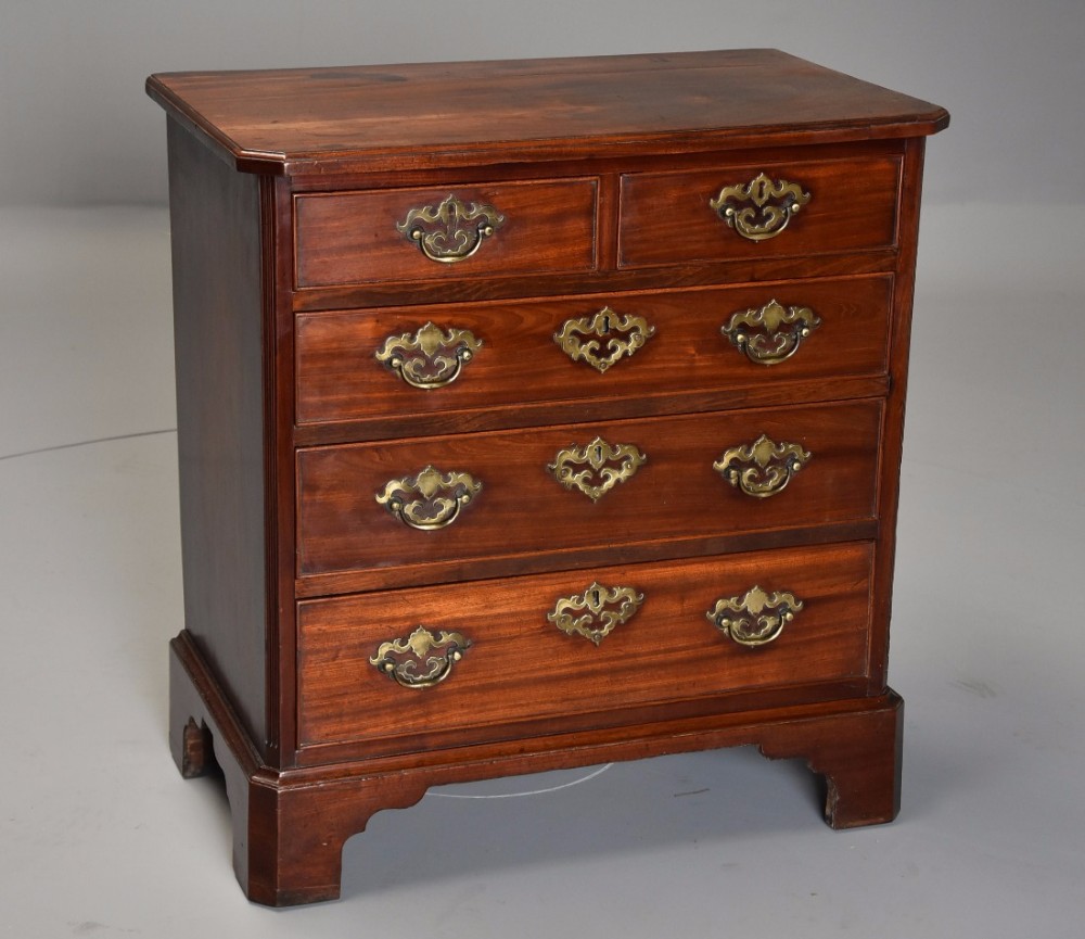 Rare mid 18th century George II mahogany chest of drawers of small proportions & fine patina