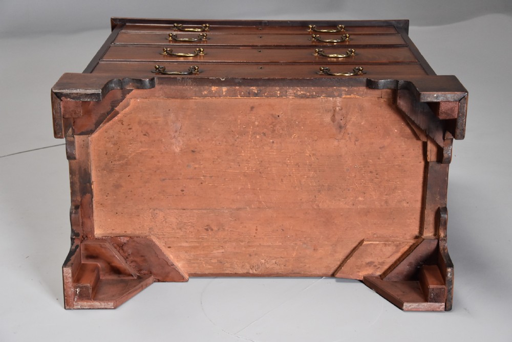 Late 18thc Georgian mahogany chest of drawers of small proportions and superb patina View XIII