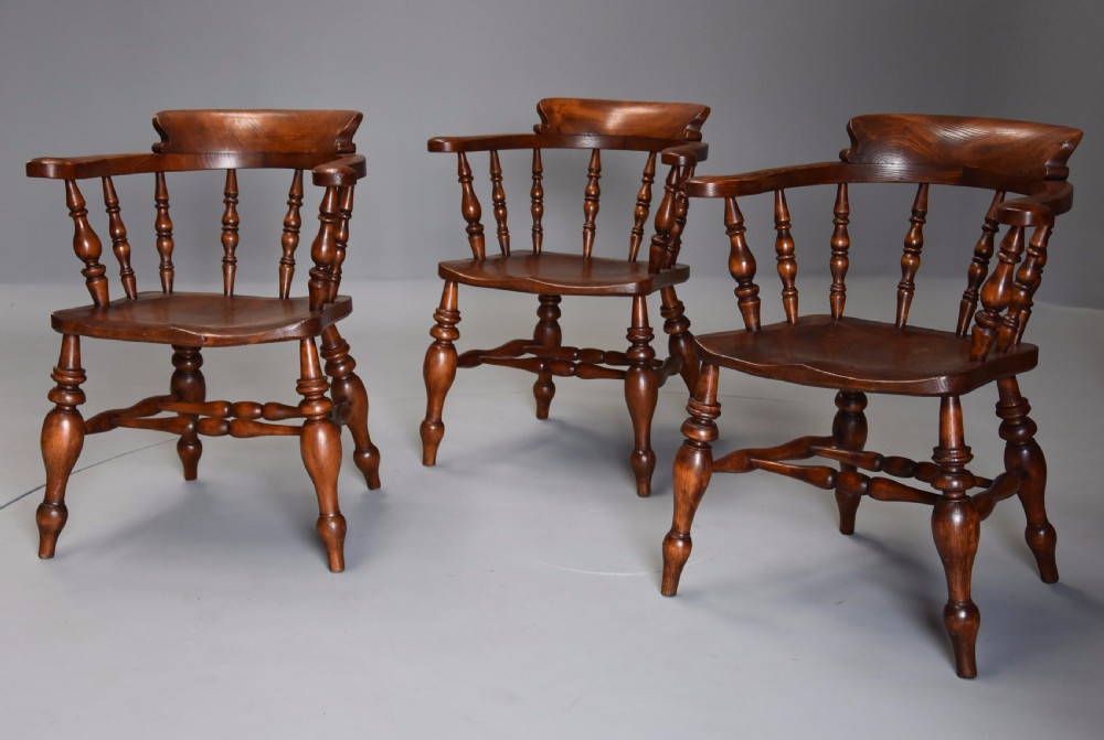 Superb set of six mid 19th century nicely figured elm Smokers bow Windsor chairs View VI