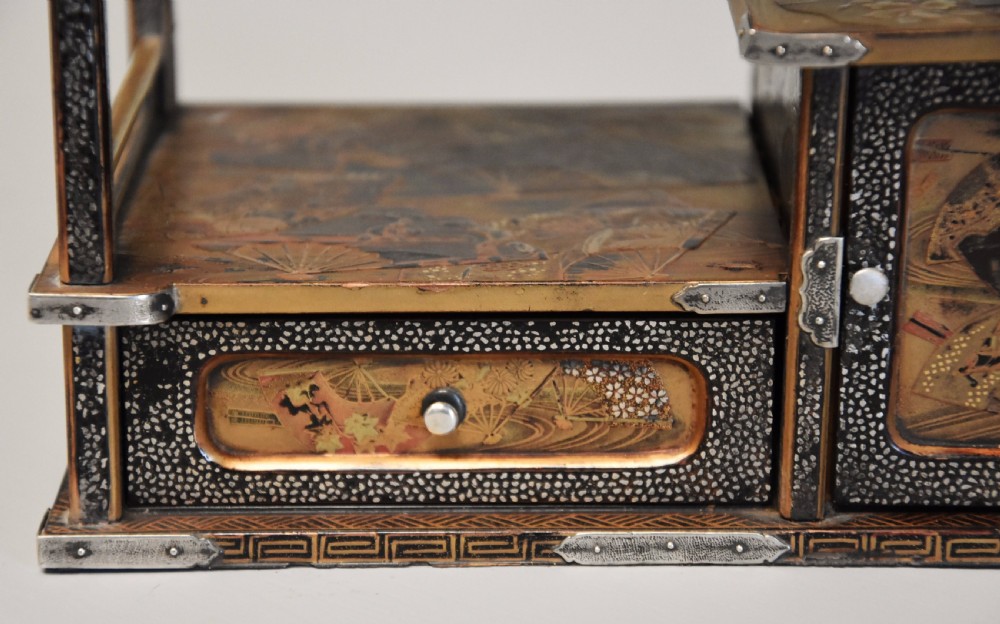 Small early 20thc Meiji period Japanese gold & black lacquered shodana table cabinet View X