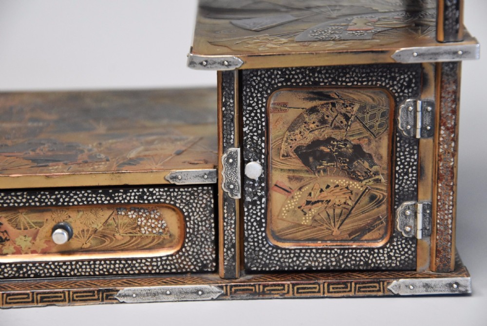 Small early 20thc Meiji period Japanese gold & black lacquered shodana table cabinet View XI