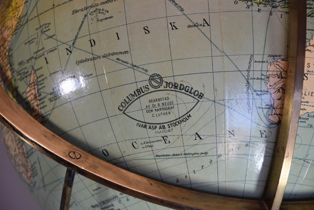 Fine quality 19th century William IVth globe on rosewood stand View VII