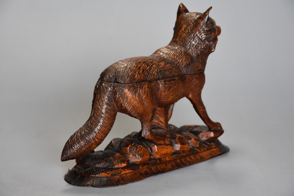 Late 19th century finely carved linden wood Black Forest fox casket View VII