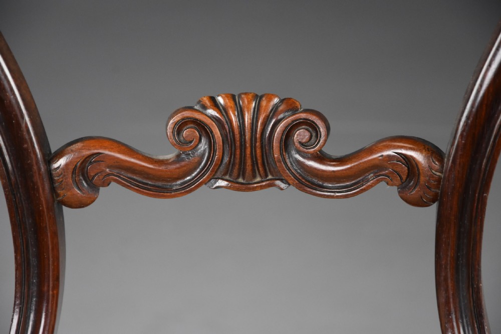 Fine quality early-mid 19th century set of six rosewood dining chairs in the manner of Gillows View VII