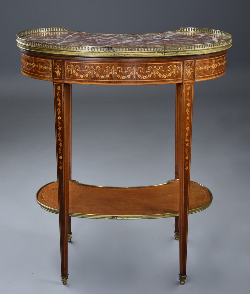 Fine quality 19thc two tier kidney shaped mahogany & satinwood marble top occasional table in the manner of Edwards & Roberts View XI