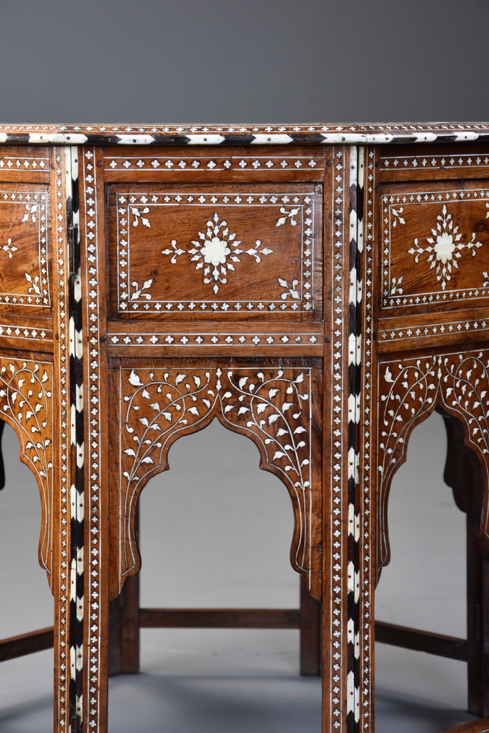 Superb quality late 19th century Anglo Indian inlaid hardwood octagonal table View VII