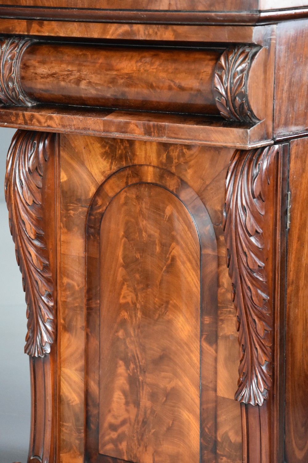 Fine quality mid 19th century mahogany pedestal sideboard View XI