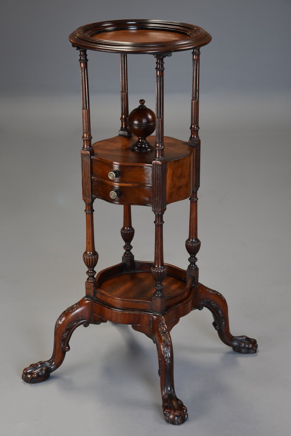 Fine quality mahogany gentleman's wash stand of superb patina in the 18th century style