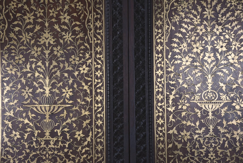 Fine quality 19thc Anglo Indian profusely carved padouk & brass inlaid four fold screen from Northern India View VII