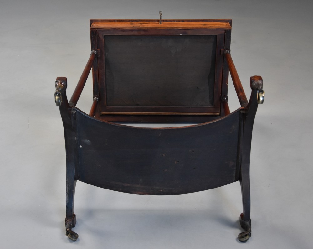 Elegant late 18th century Sheraton period rosewood occasional table View XIII