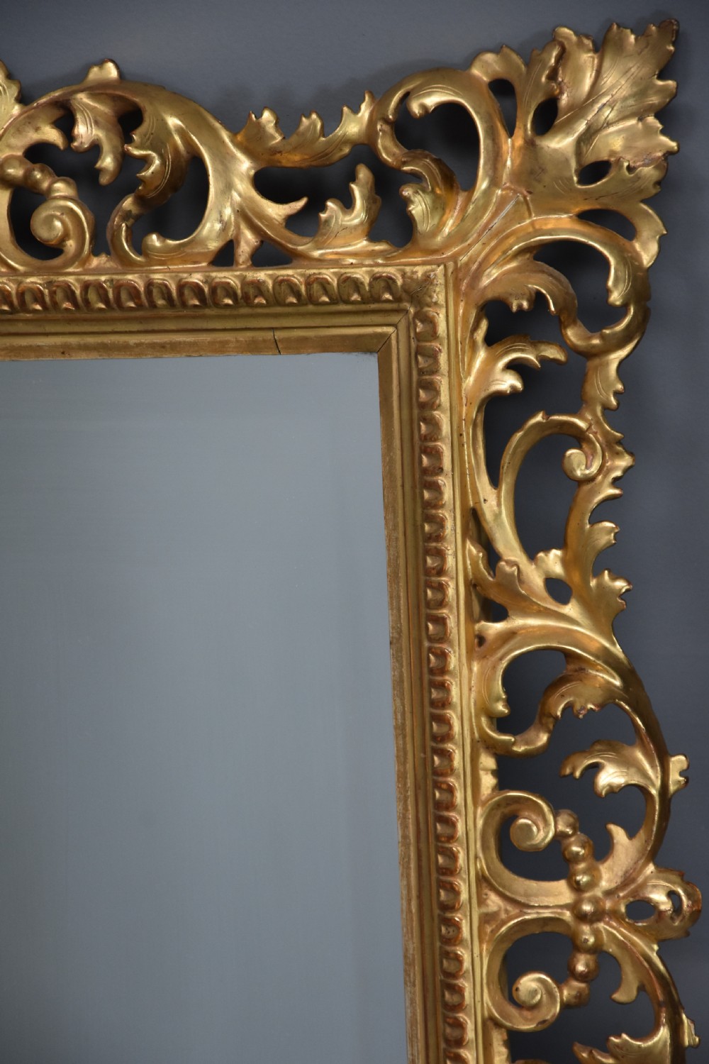 19th century fine quality Florentine carved gilt wood mirror View V