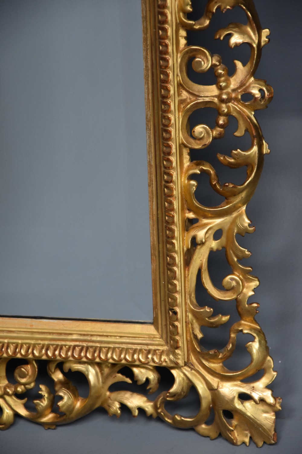 19th century fine quality Florentine carved gilt wood mirror View IX