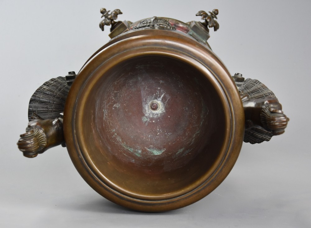 Fine quality large 19th century French bronze urn on marble base View XV