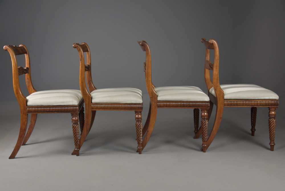 Fine quality elegant set of four early 19th century Regency rosewood chairs of excellent patina, possibly Scottish View X