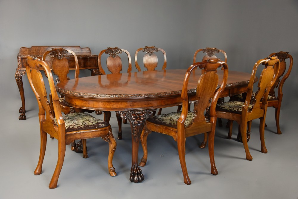 Superb quality early 20th century walnut dining suite/table & chairs in the manner of ‘Waring & Gillow’