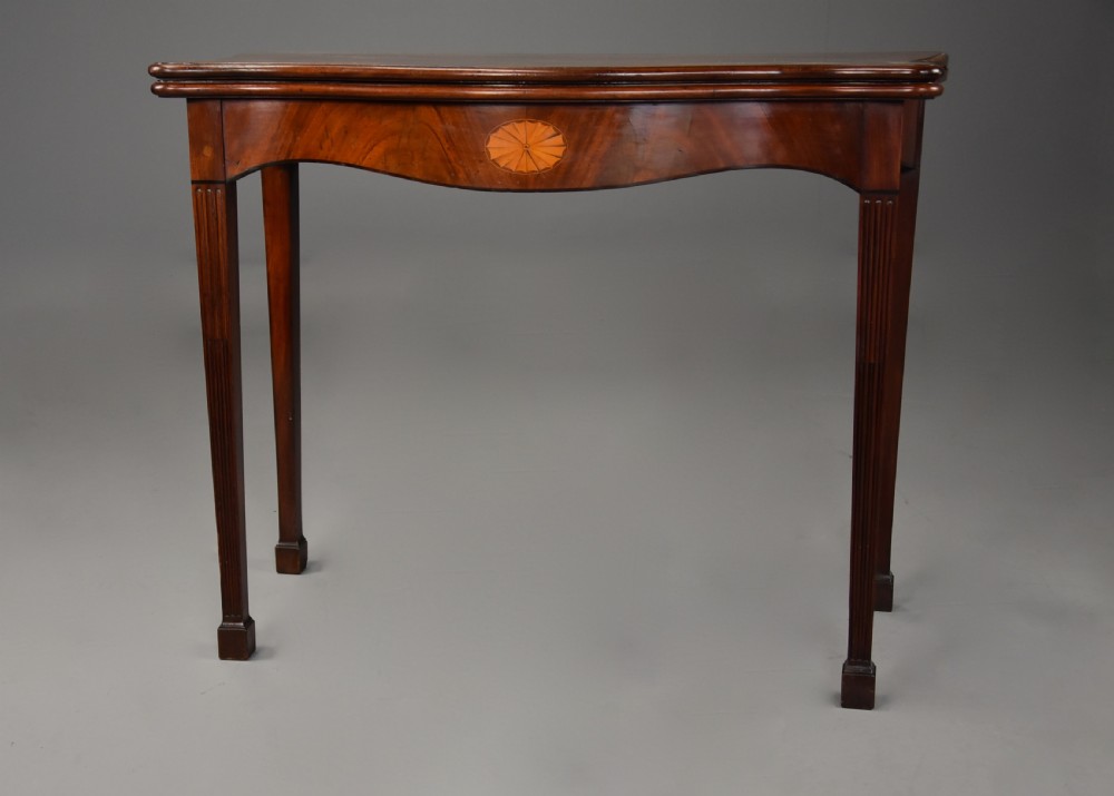 Elegant 18th century George III serpentine mahogany tea table of fine quality and patina View IV