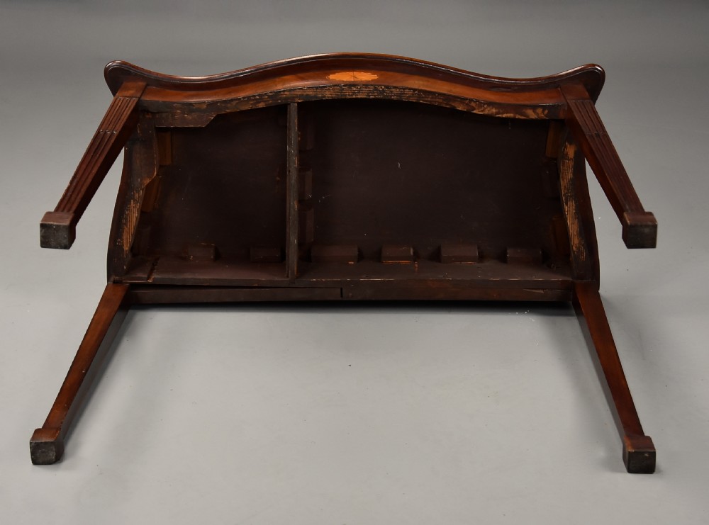Elegant 18th century George III serpentine mahogany tea table of fine quality and patina View XV