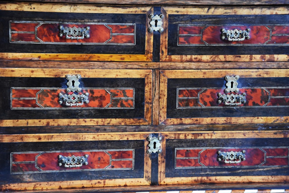 Late 17th century Continental walnut & tortoiseshell collector’s chest of drawers View VI
